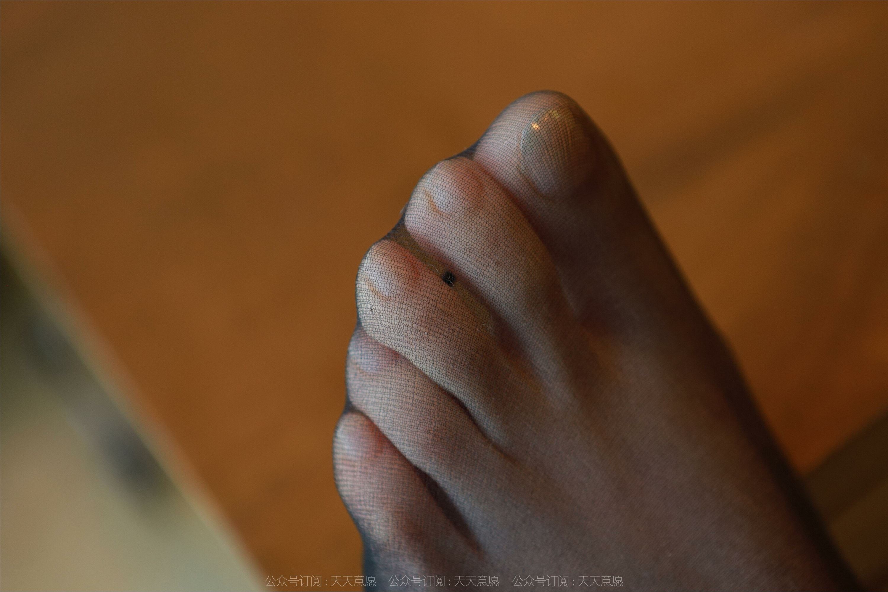 IESS异思趣向  2022.04.29 丝享家 1074：婉萍《褐色皮裙》